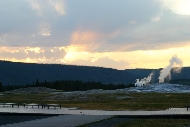 Yellowstone_Oldfathful_sunset.jpg